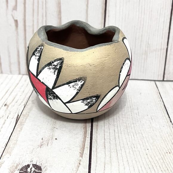 Vintage Jemez Pueblo New Mexico Native American Painted Flower Vase Pottery - Picture 3 of 8